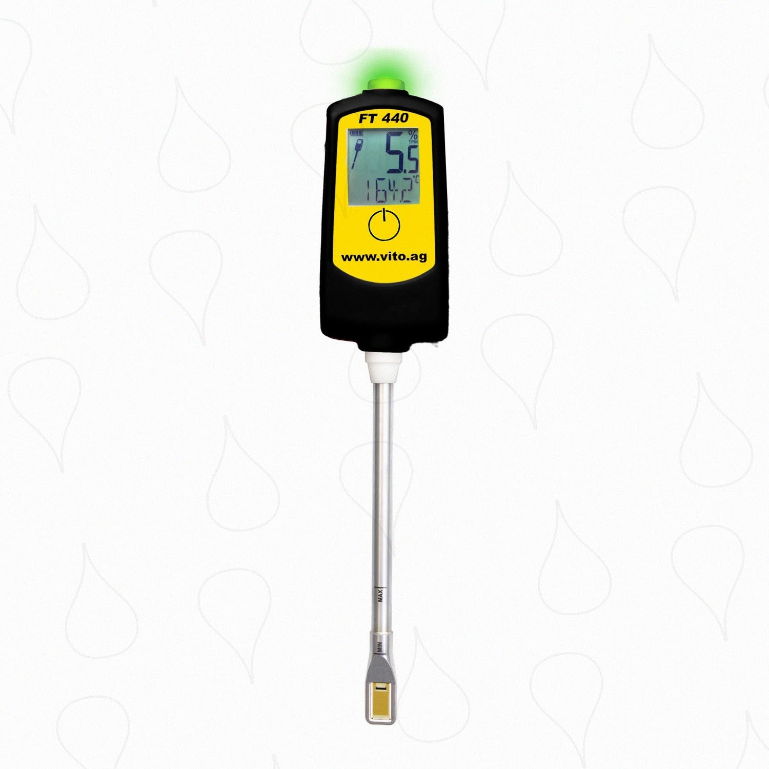 The FT 440 determines the temperature and the quality of your frying oil. Measuring the "Total Polar Material" (TPM) content in the oil, the tester gives you an accurate overview of the quality of your frying medium in a percentage value. The FT 440 comes with a top light which works after the traffic light principle and gives clear warning when it is time to dispose your fat. Never change your oil too early or too late again